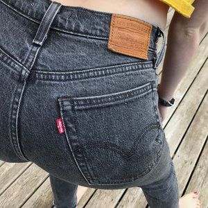 Levi's Wedgie slim fit in faded black